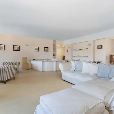- Grazia Villa